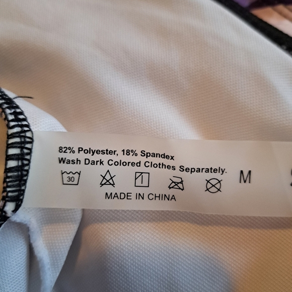 Shein women's size M rashguard swim suit, front is lined, 1/2 zipper EUC - Picture 3 of 6